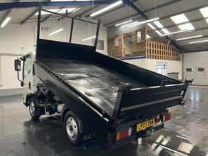 2023 Isuzu Grafter Tipper Van - Image 2