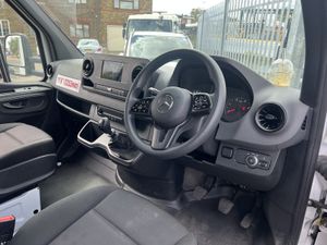2023 Mercedes-Benz Sprinter Luton Box Van - Image 4
