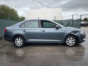 162 Skoda Rapid TDI  Light Damage - Image 3