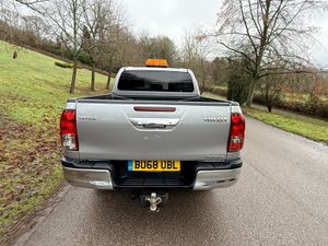 2018 Toyota Hilux PickUp Van - Image 4