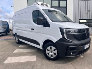 Renault Master FRIDGE VAN WITH PLUG IN OVERNIGHT - Image 2