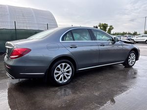 2018 Mercedes E220 Cdi Exclusive Automatic - Image 3