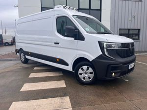 Renault Master Fridge Van - Image 2