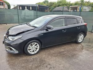2017 Toyota Auris  Hybrid   Automatic - Image 4