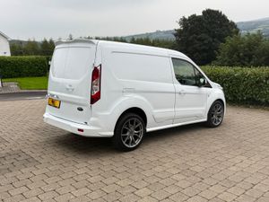 2022 (222reg) Ford Transit Connect - Image 4