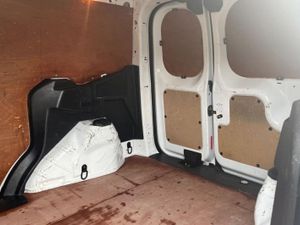 Ford Transit Courier 1.0 EcoBoost Limited  [6 Spee - Image 4