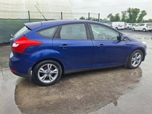 142 Ford Focus  My Edition Light Damage - Image 3