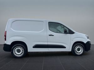 Peugeot Partner PROFESSIONAL PLUS 1.5 - Image 3