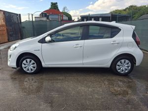 162 Toyota Aqua 1.5 Petrol  Hybrid  Automatic - Image 2