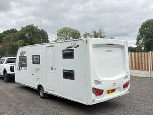 Lunar Venus 580/ 6 berth caravan - Image 3