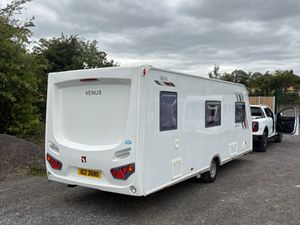 Lunar Venus 580/ 6 berth caravan - Image 4
