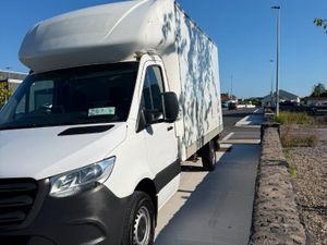 Mercedes-Benz Sprinter Luton body - Image 2