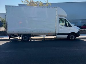 Mercedes-Benz Sprinter Luton body - Image 4