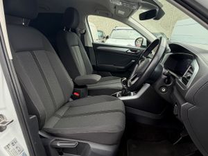 2023 Volkswagen T-Roc Commercial - Image 4