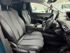 2022 Peugeot 3008 Commercial - Image 4