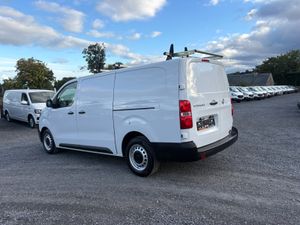 Vauxhall Vivaro - Image 4