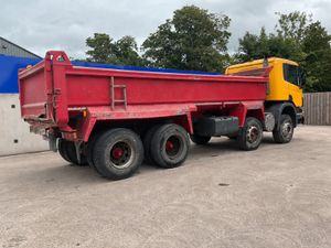 2009 Scania P380 8x4 Tipper - Image 4