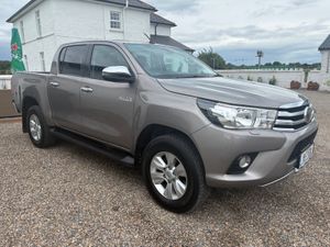Toyota Hilux / NO VAT / Automatic / Finance - Image 3