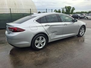 182 Opel Insignia  Sri  1.6 Diesel  Automatic - Image 3