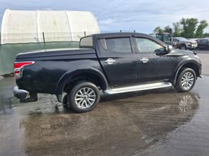 2018 Mitsubishi l200  Barbarian  4x4  2.5 Diesel - Image 3