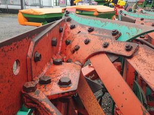 Kverneland 4 F Slatted Reversible plough - Image 4
