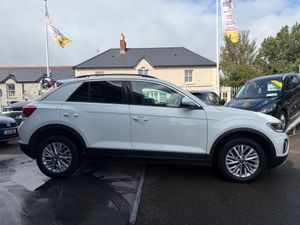 231 Volkswagen T-Roc commercial - Image 4