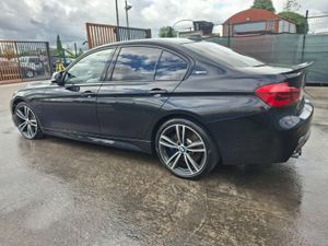 2017 BMW 330E  Hybrid  Automatic - Image 4