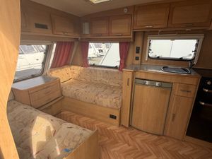 Beautiful island bed Caravan - Image 4