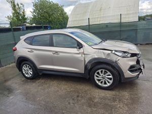 182 Hyundai Tucson  Comfort plus  1.7 Diesel - Image 2