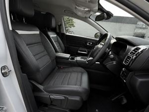 2023 Citroen C5 Aircross Commercial - Image 3