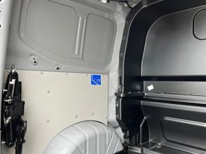 Ford Transit Custom 320 Limited L1 SWB Double Cab - Image 4