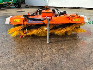 Wiedenmann combi clean road sweeper attachment..59 - Image 4