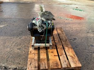 New / unused Hydraulic Quick hitch.......60mm pin. - Image 4