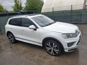 2016 Volkswagen Touareg  R line  3.0 V6  258bhp - Image 2
