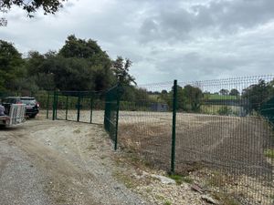 1 acre of commercial secure  stone yard to lease - Image 3