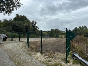 1 acre of commercial secure  stone yard to lease - Image 4