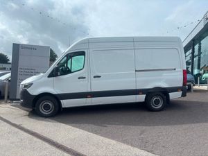 Mercedes-Benz Sprinter 319 - Image 2