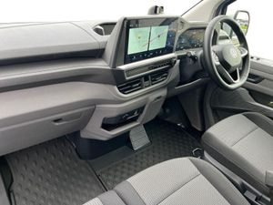 Volkswagen Transporter Highline LWB 150HP Auto (Pr - Image 2