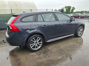 152 Volvo V60  Cross country  2.0 Diesel - Image 3