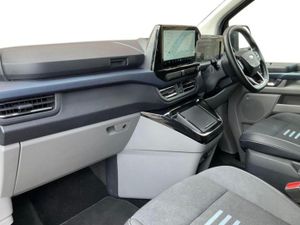Ford Tourneo Custom 2.0 320 EcoBlue Active Minibus - Image 3