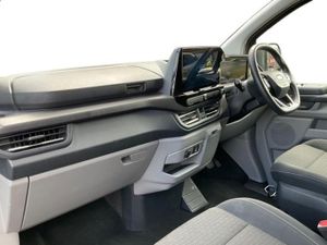 Ford Tourneo Custom 340 L2 PETROL FWD  2.5 PHEV 23 - Image 3