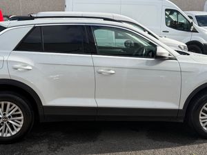 232 Volkswagen T-Roc Commercial - Image 3