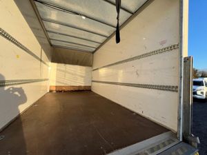 2022 Ford Transit Luton Box Van - Image 4
