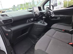 Peugeot Partner PROFESSIONAL PLUS1.5 H - Image 4