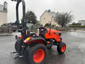 New Avenger 26 HST Compact Tractor - Image 3