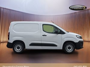 Opel Combo Komfort L1H1 1.5d Demo with 3.9% Financ - Image 2