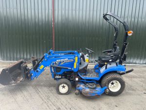 2019 New Holland Boomer 25C with Loader - Image 2