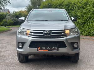 2018 TOYOTA HILUX 2.4D4D SR5 68K NEW CVRT - Image 2