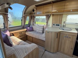Bailey Unicorn Caravan – Top-of-the-Range - Image 4