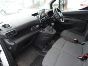 Peugeot Partner PROFESSIONAL PLUS 1.5 BLUE HDI - Image 2